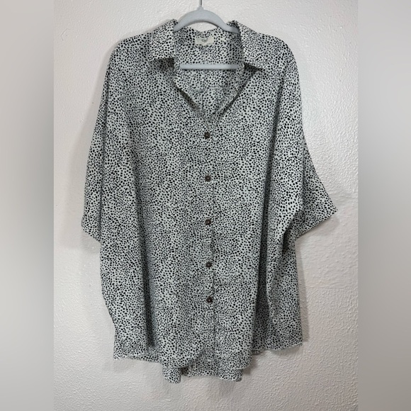 Easel Leopard Animal Print Button Down Front Oversized Shirt Women’s Size Large - Picture 13 of 13